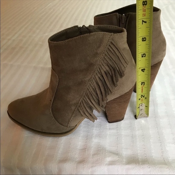 EUC Cato Fringe Taupe Tan Light Brown Size8 Faux Suede 3” Heel Ankle Boot/Bootie - Picture 3 of 8